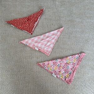 Honest Organic Cotton Baby Bibs in Pink and White
